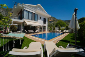 3 Bedroom Triplex Villa